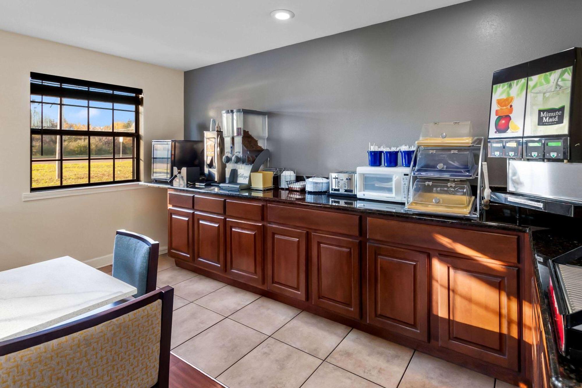 Days By Wyndham Hotel